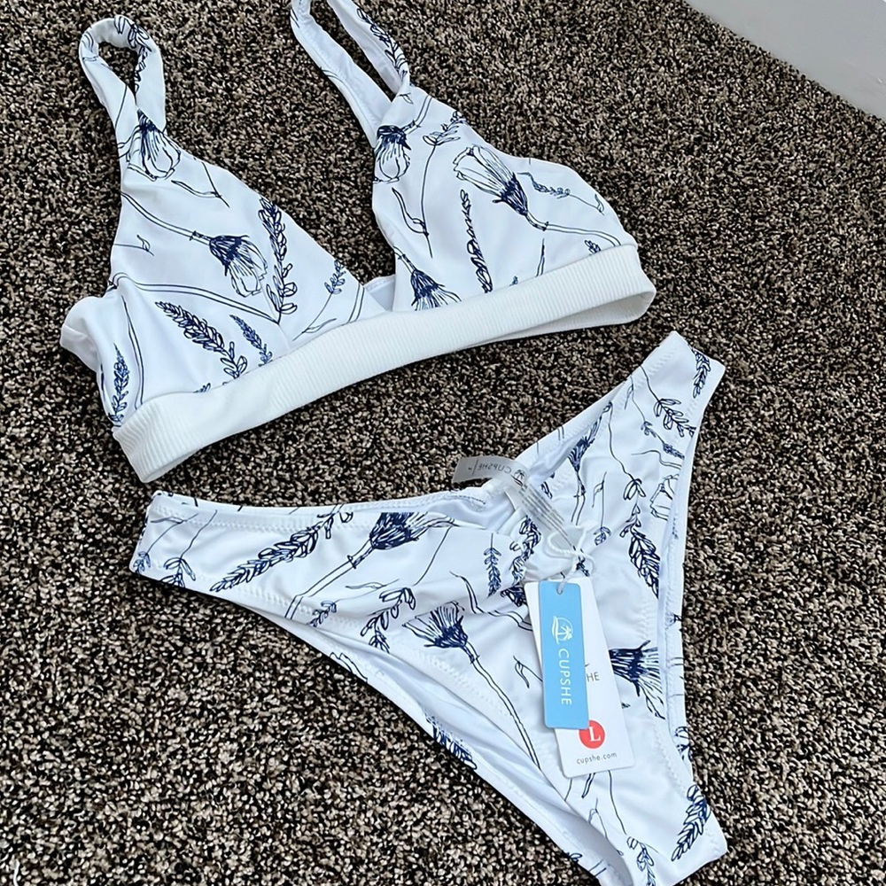 Cupshe Navy & White Patterned Bikini, NWT - Picture 2 of 5
